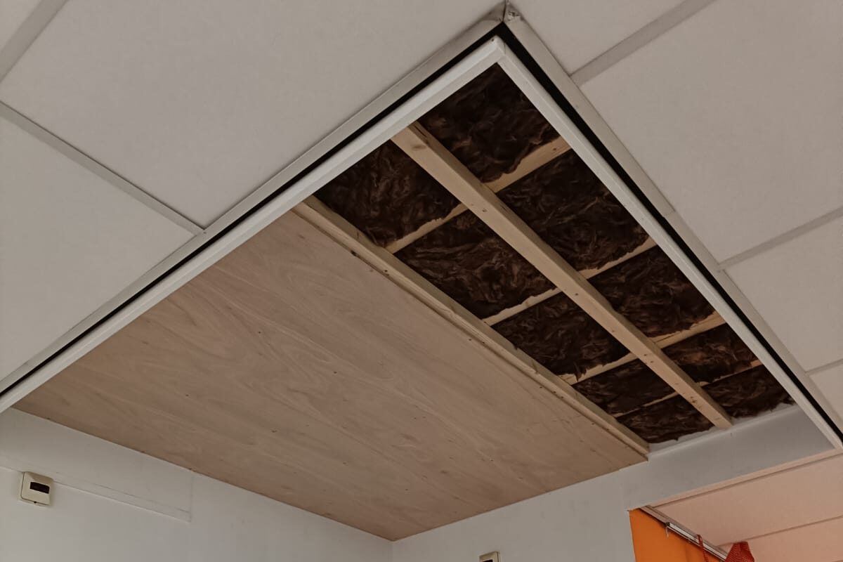 Plafond dichtmaken en isoleren